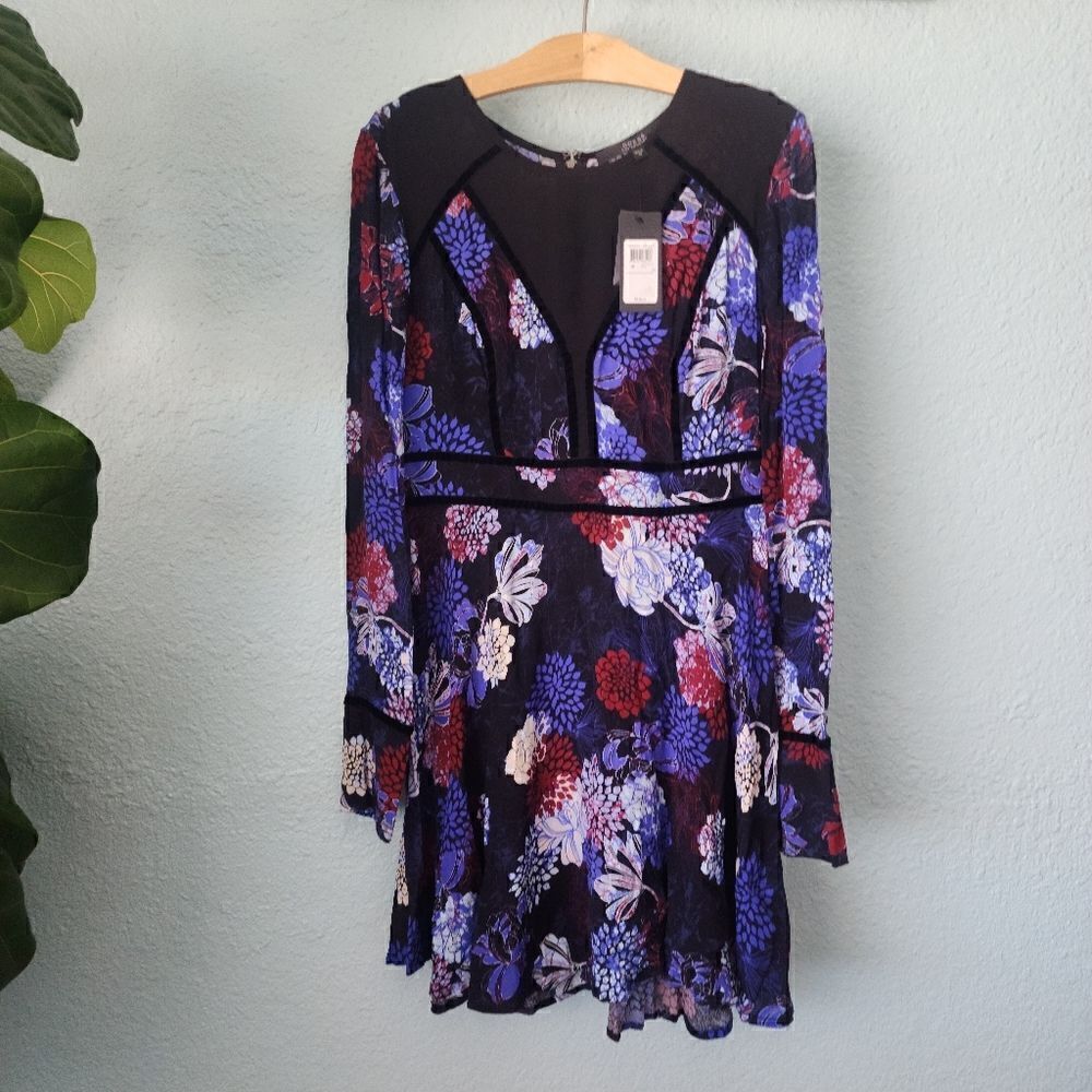 Guess NWOT fit and flare velvet trim mesh cleavage floral dress